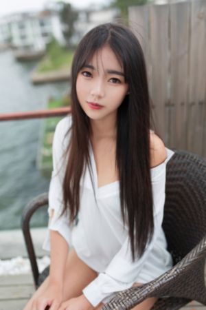 在线亚洲高清揄拍自拍一品区_720免费观看