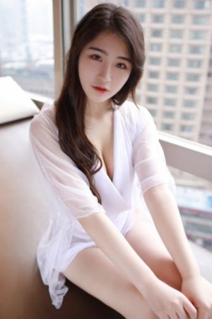 胡秀英撅起丰满肥大的屁股_BD电影在线观看