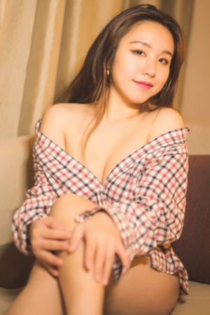 在线亚洲高清揄拍自拍一品区_720免费观看